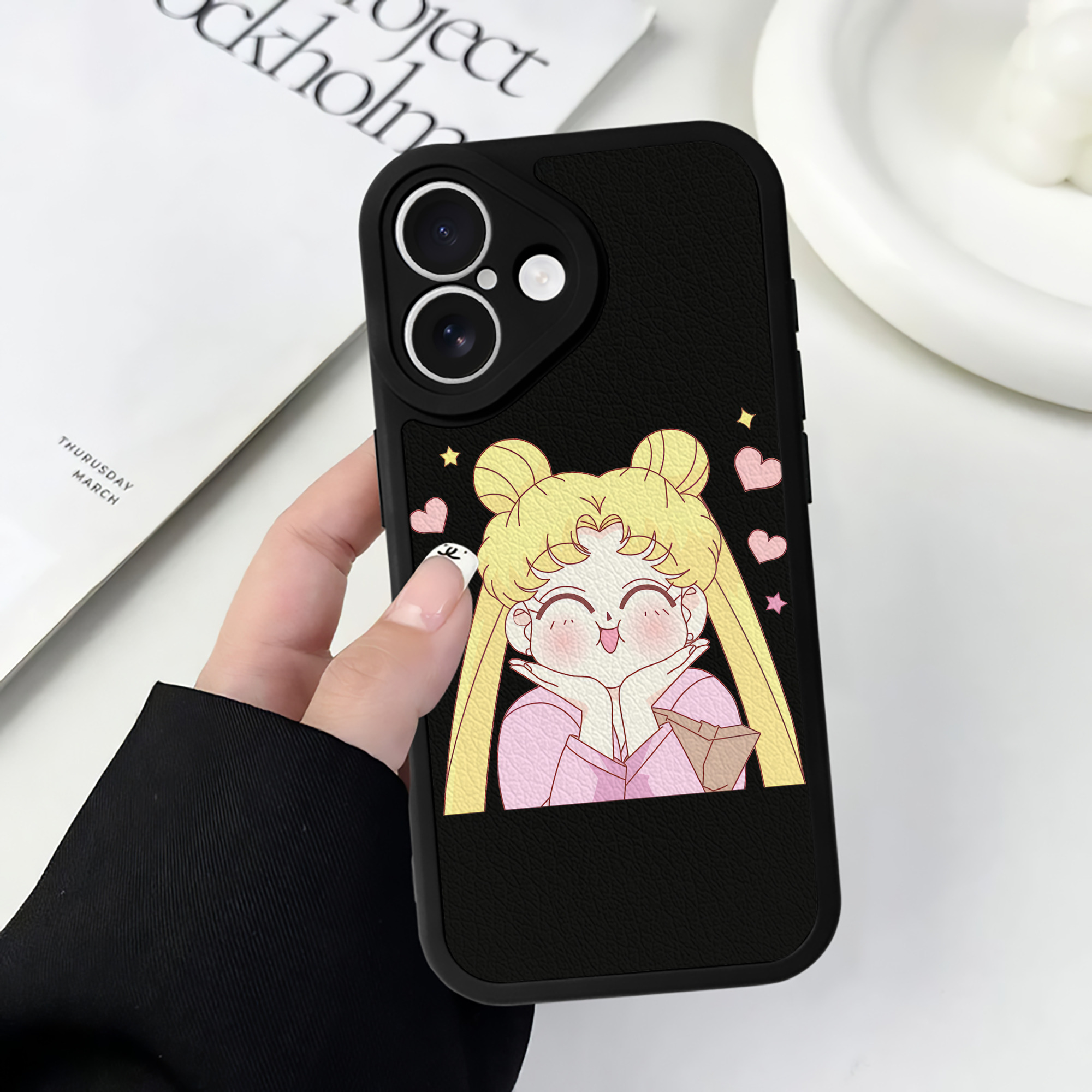 （画像用） 美少女戦士セーラームーン 愛野 美奈子 あいの みなこ Sailor Moon Aino Minako 【iPhone 16シリーズ対応】シリコンスマホケース（レザー調） 材質：シリコン